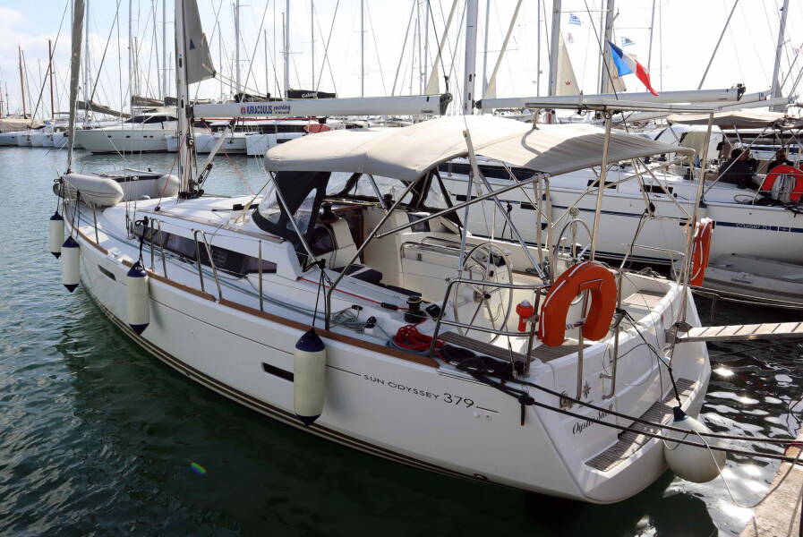Sun Odyssey 379 Oyster Shell