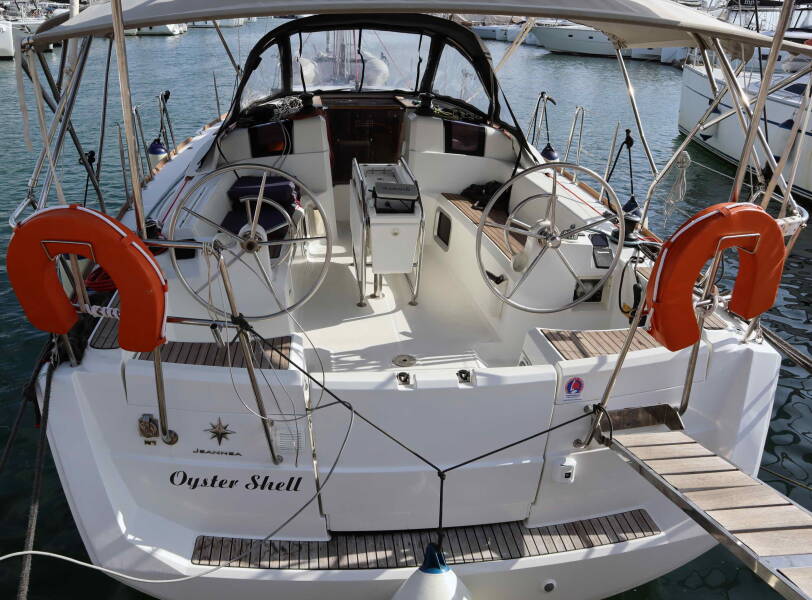 Sun Odyssey 379 Oyster Shell