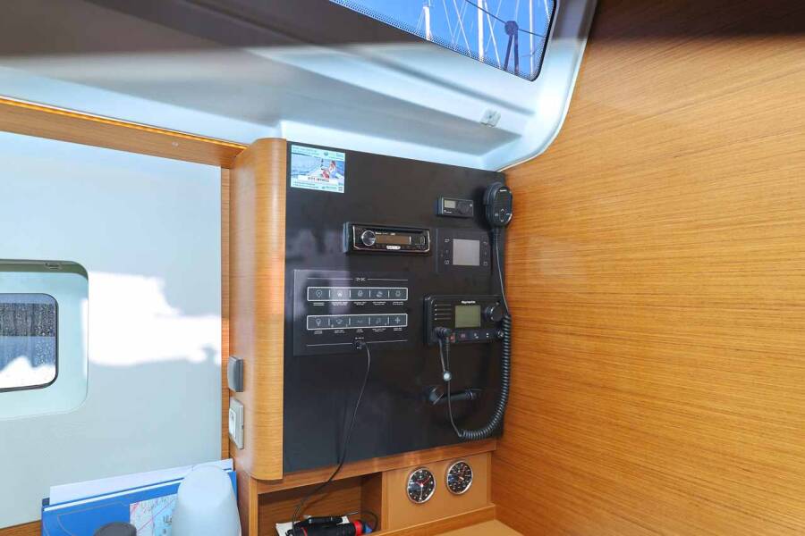 Sun Odyssey 380 Performance Mymia