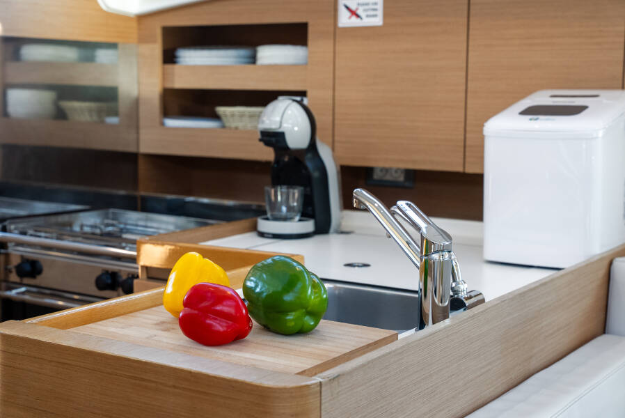 Sun Odyssey 380 Nala