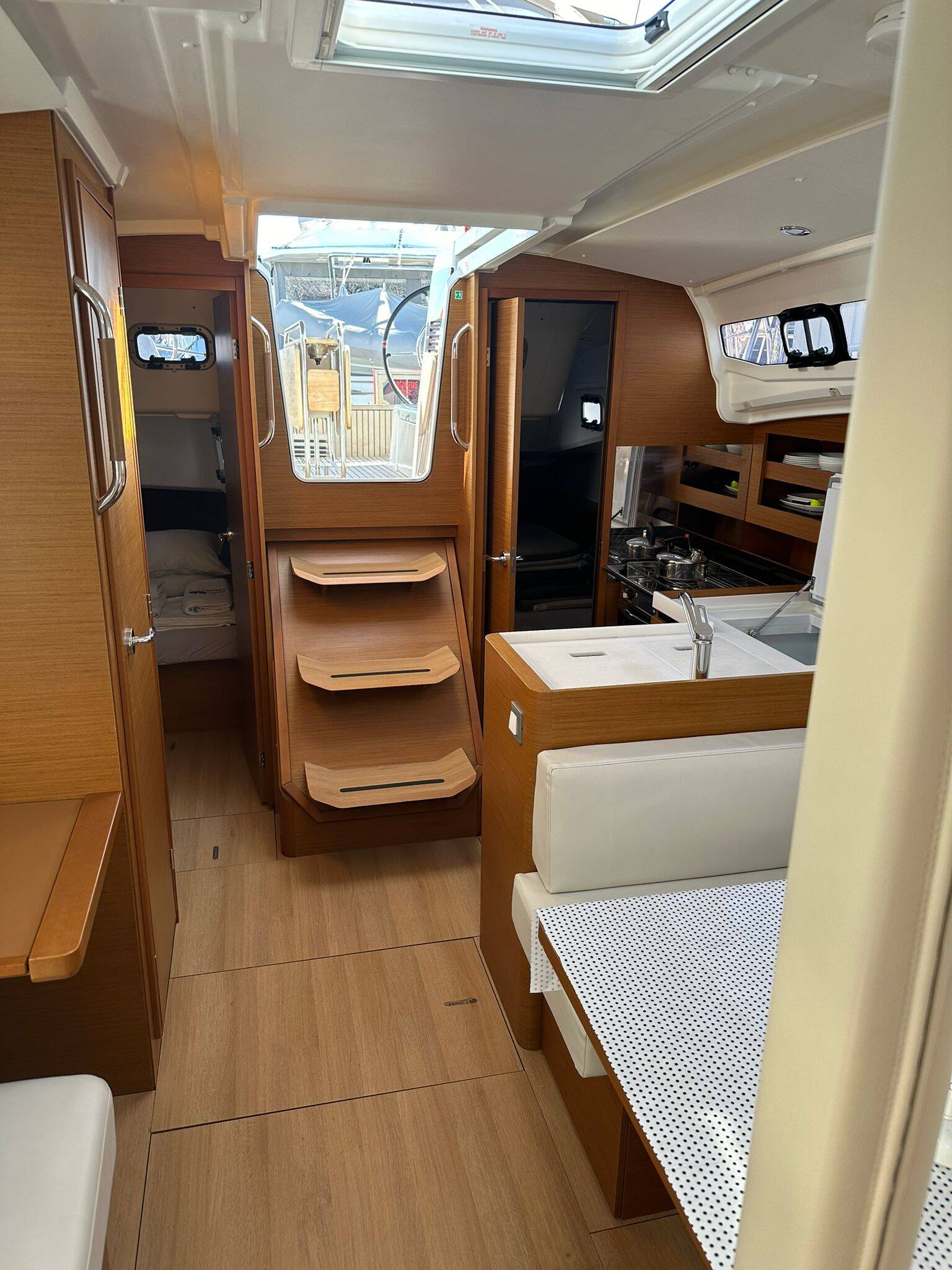Sun Odyssey 380 Ocean Breeze
