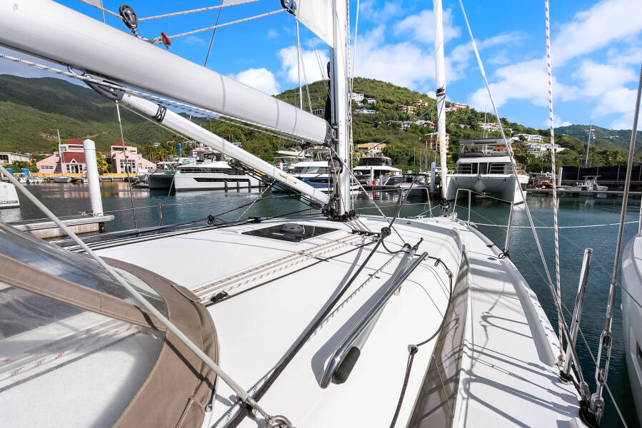 Sun Odyssey 380 Soca Sleigh