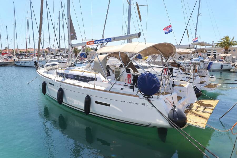Sun Odyssey 389 Eol