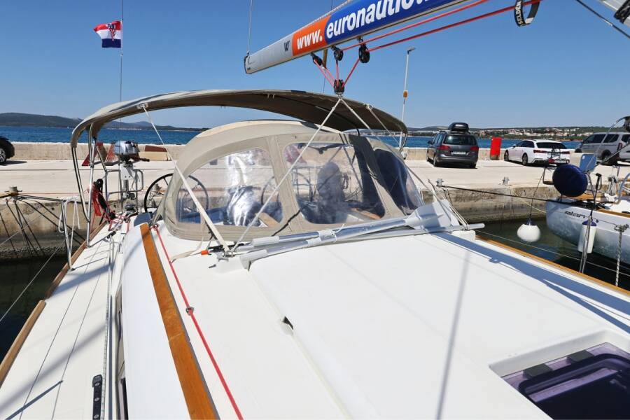 Sun Odyssey 389 Eol