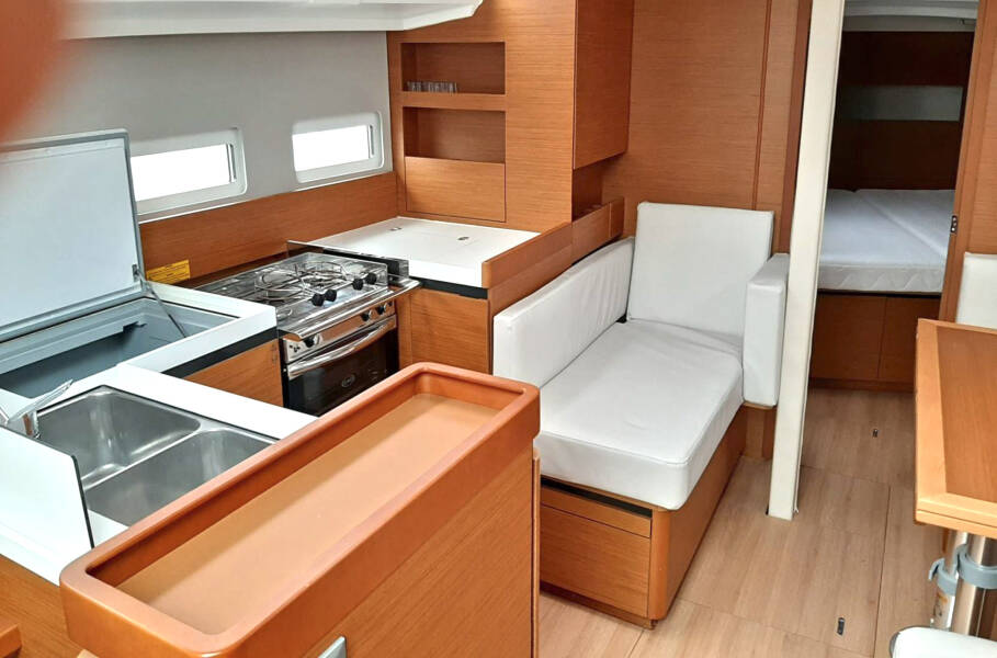 Sun Odyssey 410 Saravah