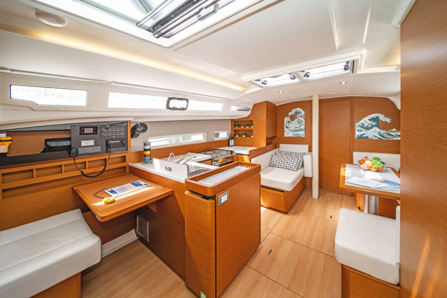 Sun Odyssey 410 Naias