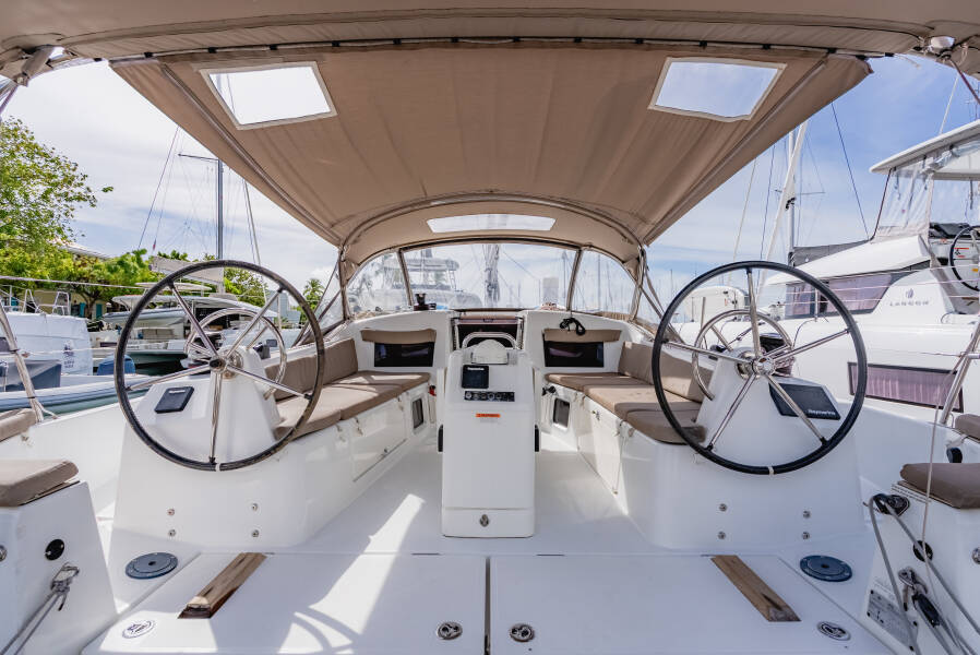 Sun Odyssey 410 Tola Sunrise