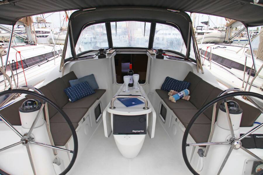 Sun Odyssey 42i Poseidon