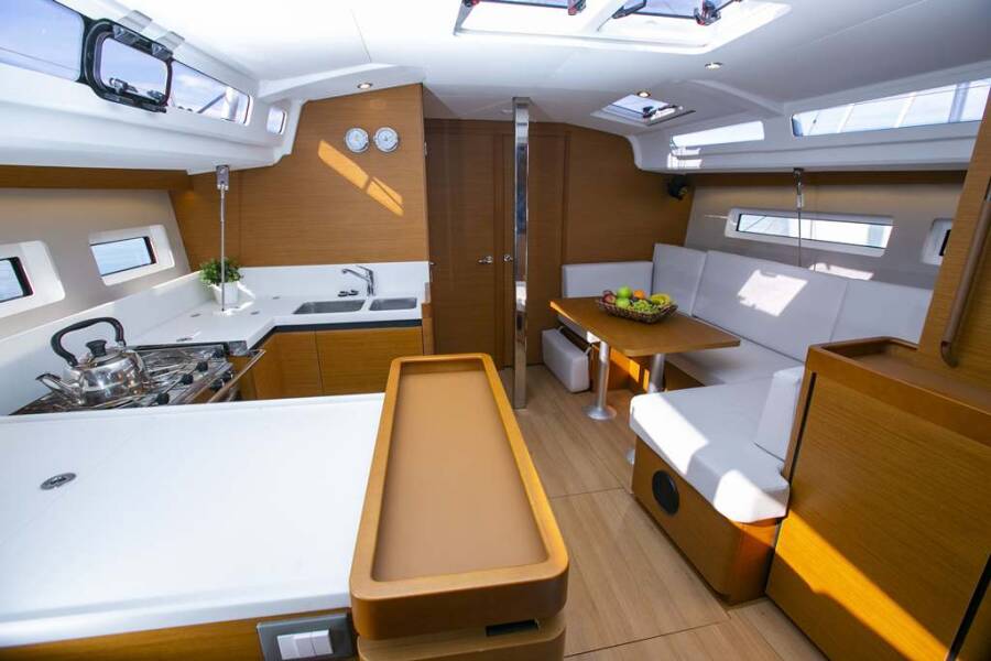 Sun Odyssey 440 Endeavour
