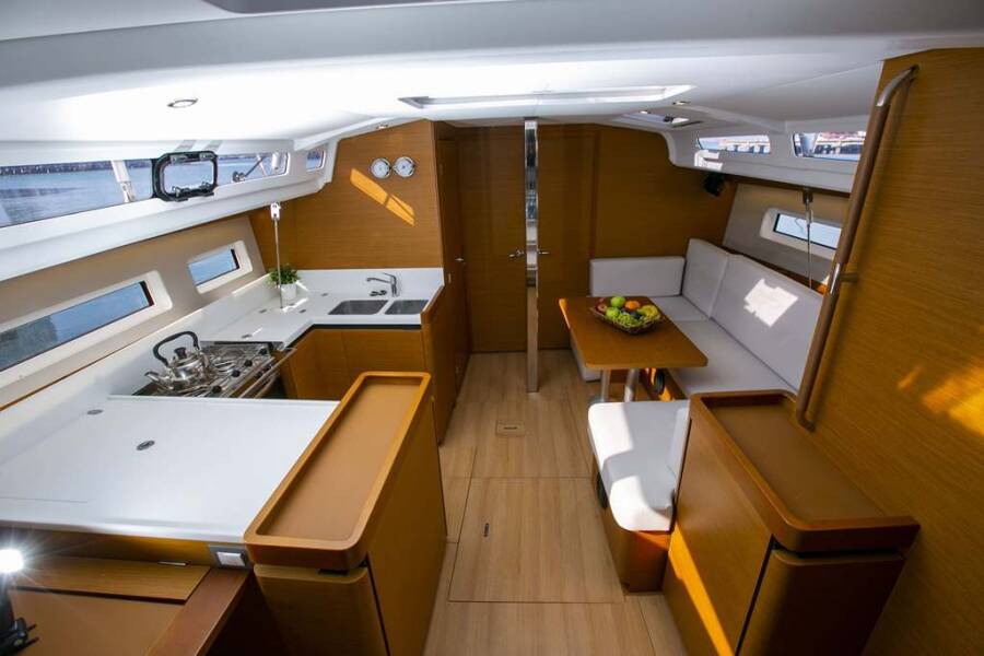 Sun Odyssey 440 Endeavour