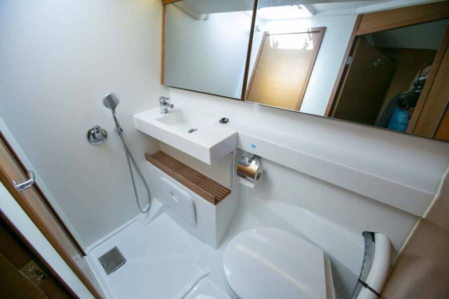 Sun Odyssey 440 Endeavour