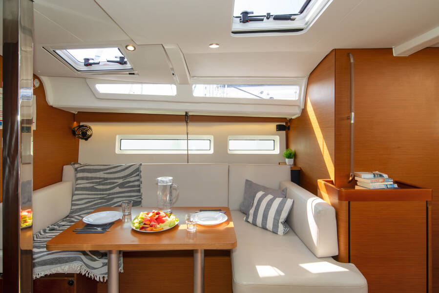 Sun Odyssey 440 Navillera
