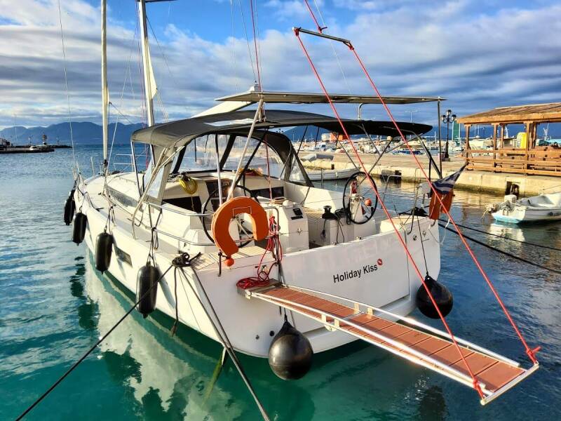 Sun Odyssey 440 Holiday Kiss