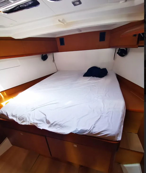 Sun Odyssey 479 Phat Dolphin