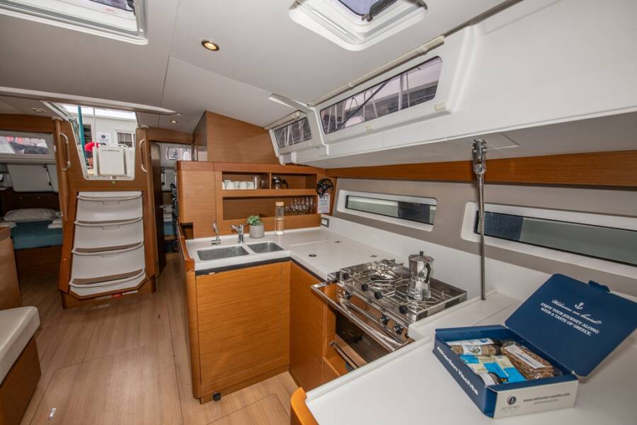 Sun Odyssey 490 Lara