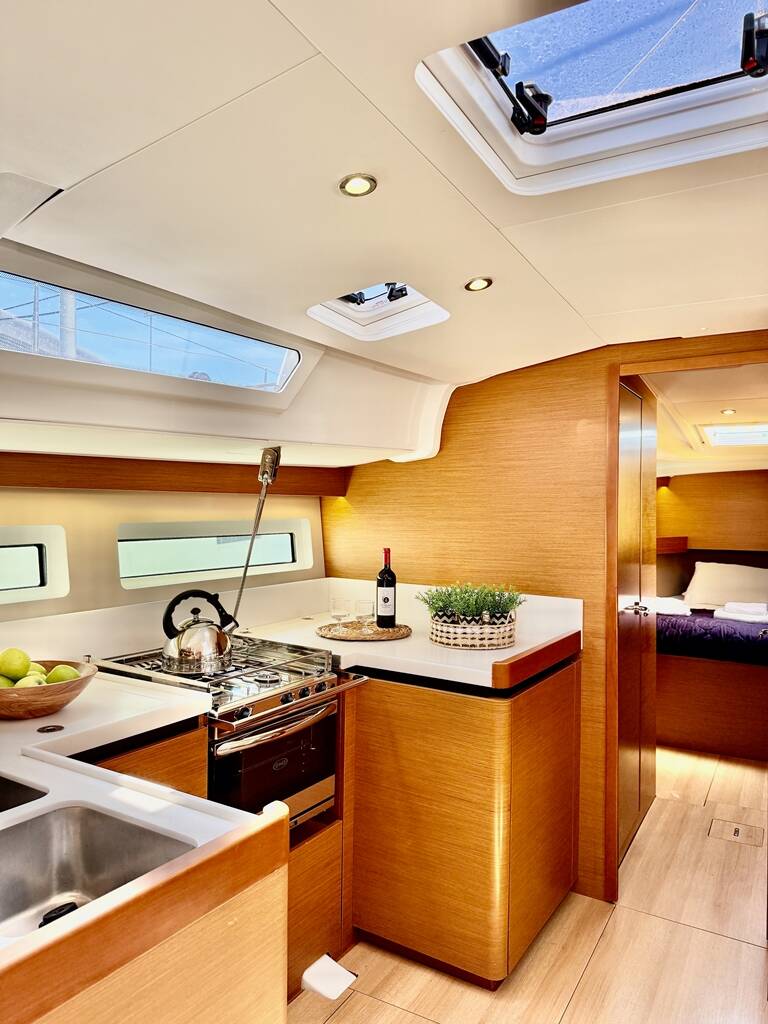 Sun Odyssey 490 Yada