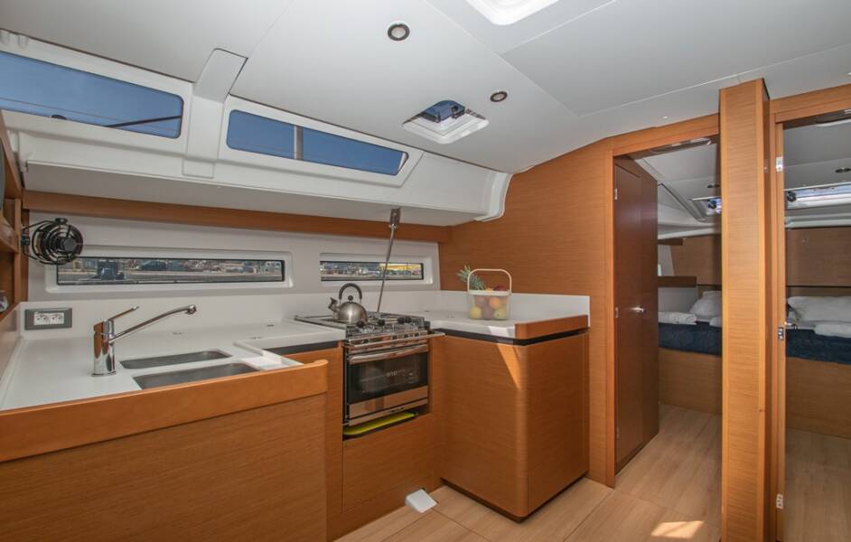 Sun Odyssey 490 Knot