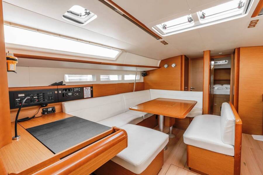 Sun Odyssey 519 Perro Blanco