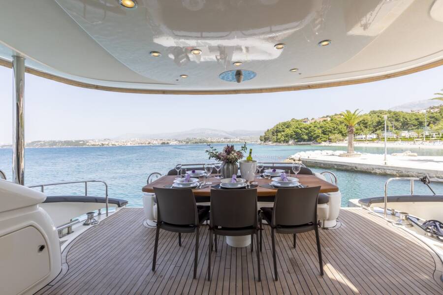 Sunseeker Manhattan 84 Skywater